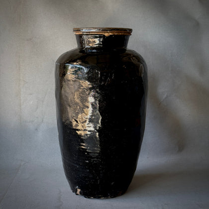 Black Ceramic Pot